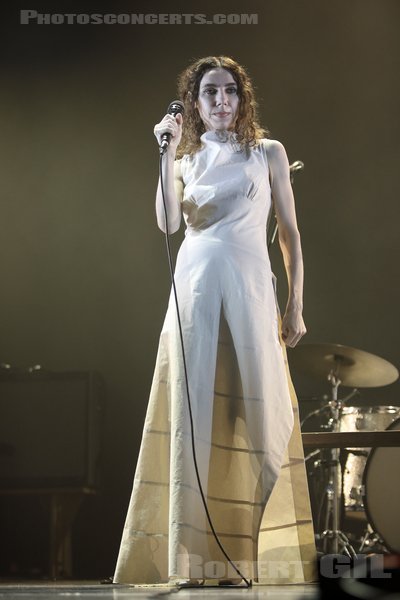PJ HARVEY - 2023-10-13 - PARIS - Olympia - Polly Jean Harvey
